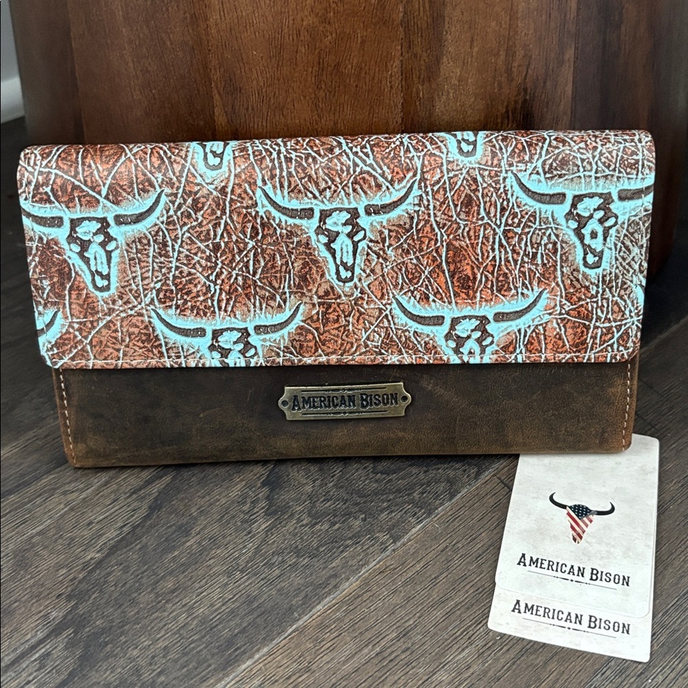 American Bison Genuine Leather,snap close,6 card,zipper coins,2 slash,bull skull